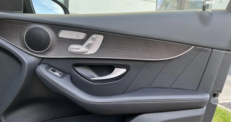 Mercedes-Benz GLC cena 209000 przebieg: 37000, rok produkcji 2022 z Warszawa małe 106